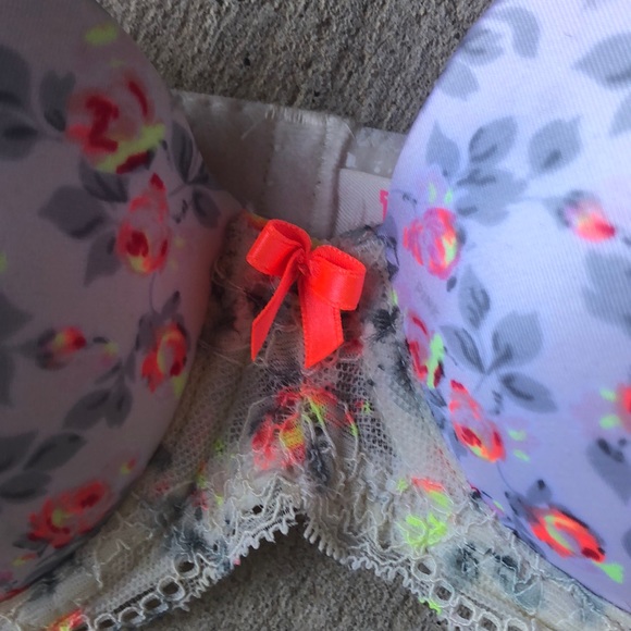 VS Pink Push Up Strapless Bra 🌹 - Picture 7 of 7